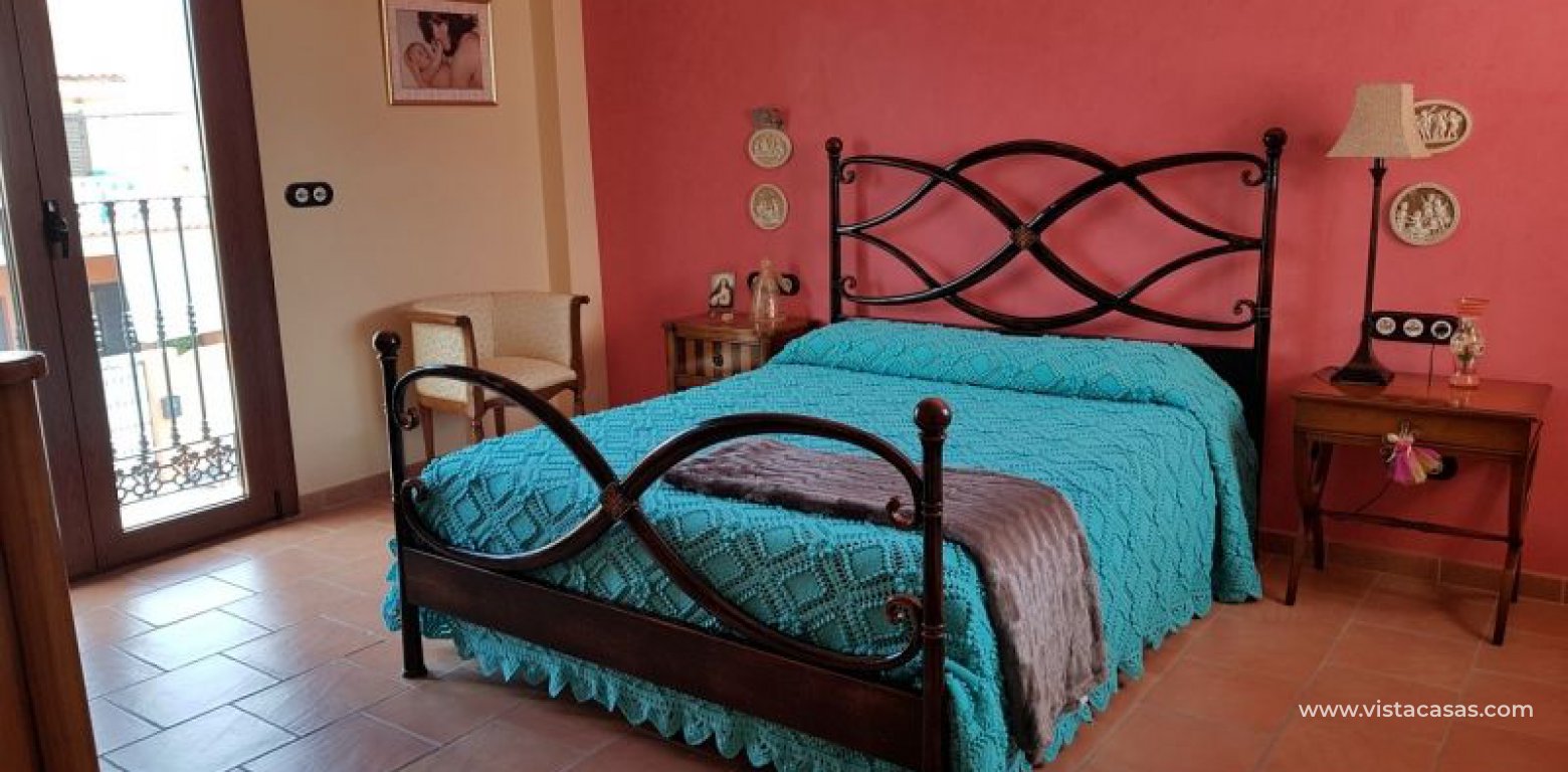 Resale - Villa - Torrevieja