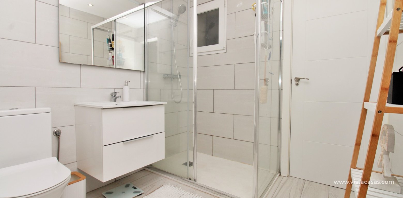 Modern 1 Bed Apartment by Villamartin Plaza with Pool bathroom