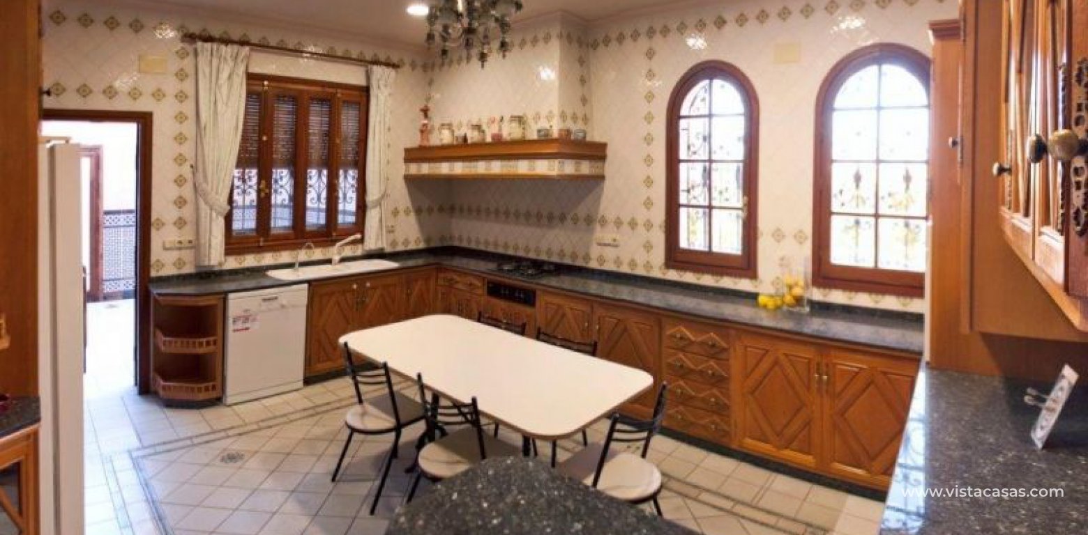 Sale - Villa - Villamartin