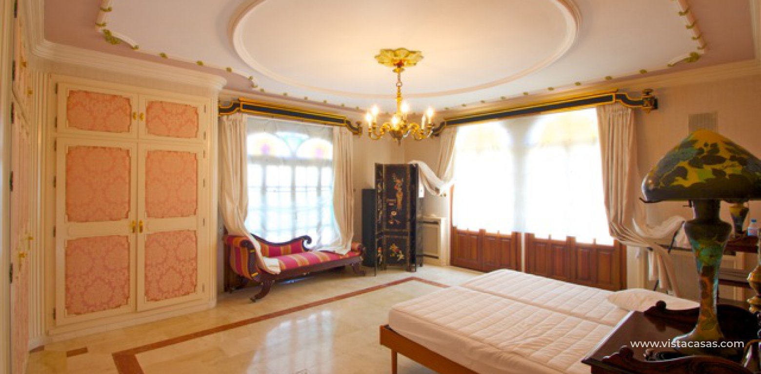 Sale - Villa - Villamartin