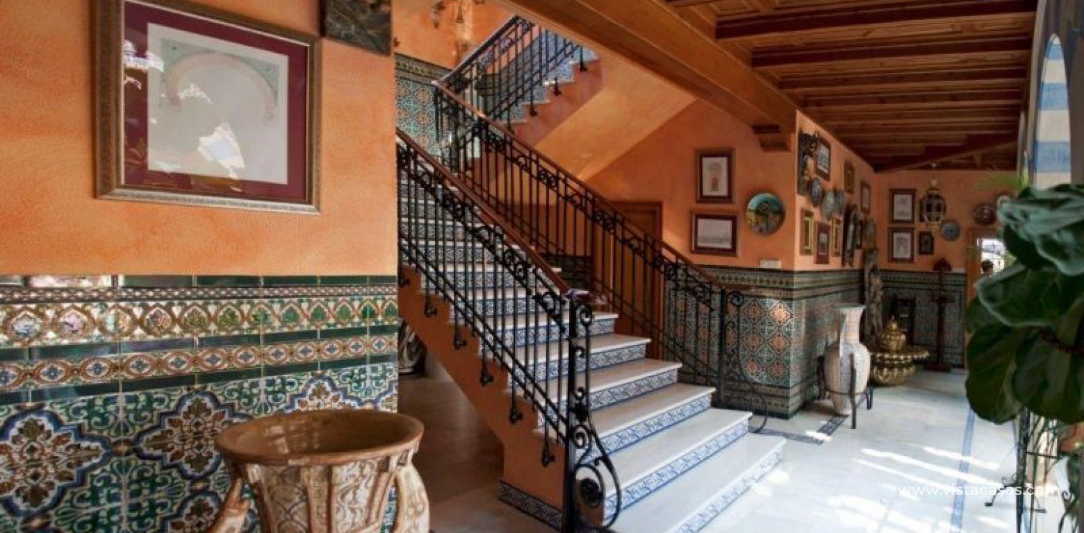 Sale - Villa - Villamartin