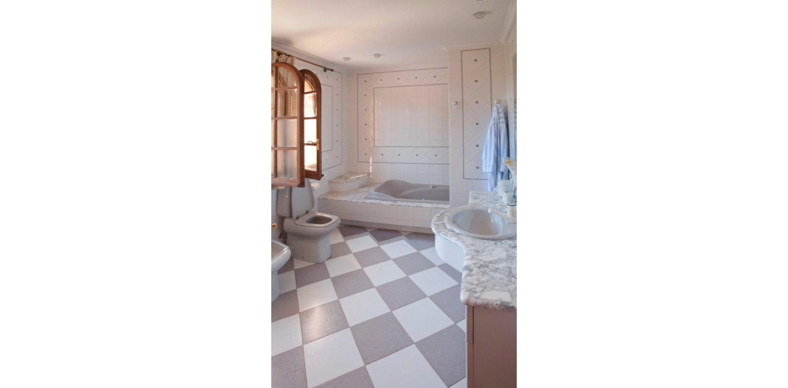 Sale - Villa - Villamartin