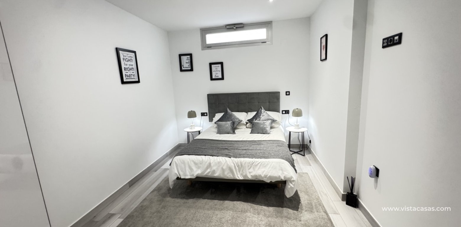 Wtórny - Villa - Cabo Roig