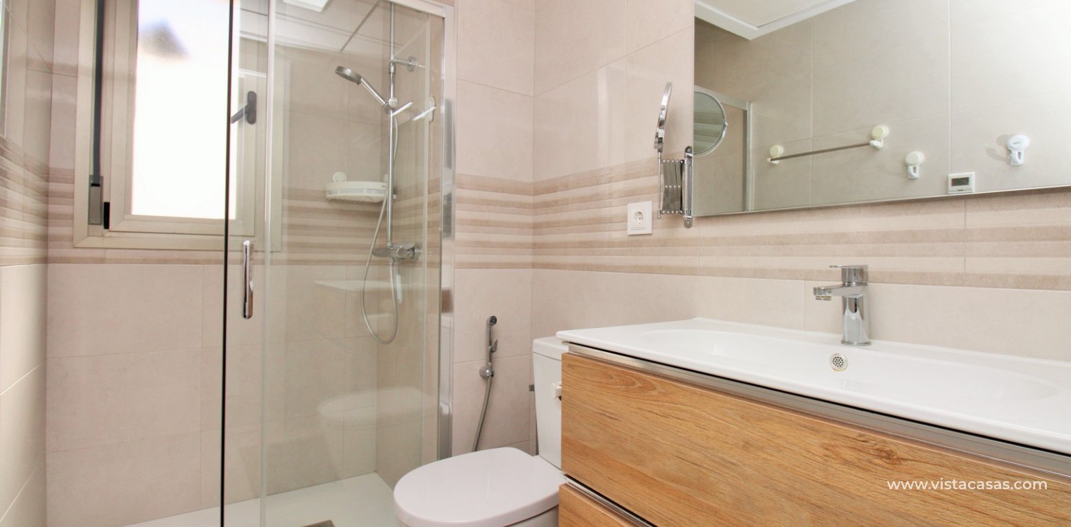 Luxury Villa Villamartin Private Pool Solarium Basement double bedroom en-suite