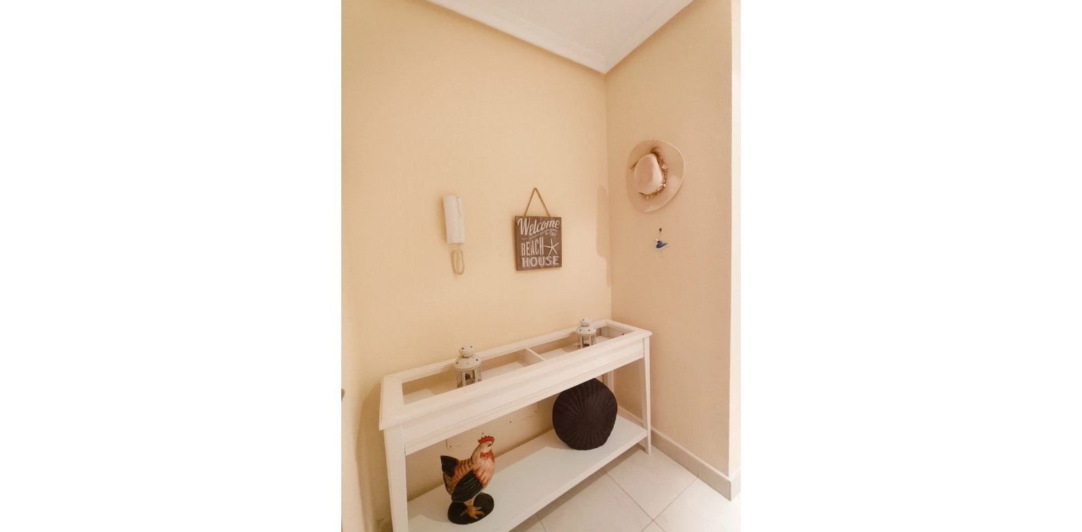 Resale - Apartment - Villamartin