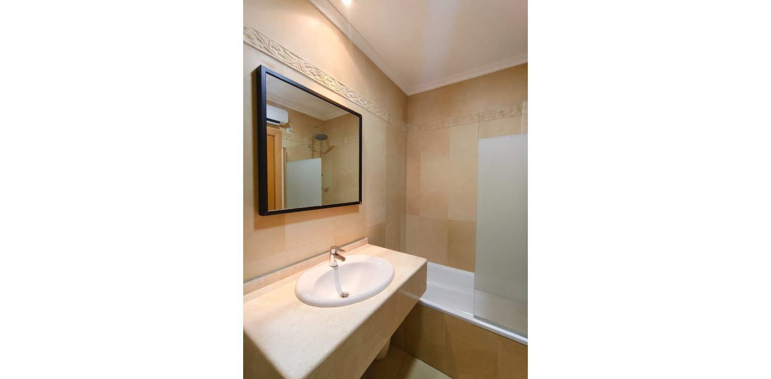 Resale - Apartment - Villamartin