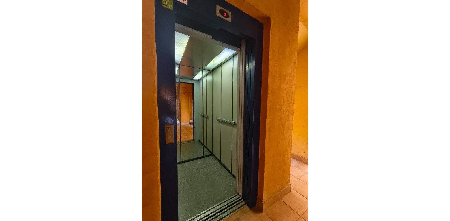 Resale - Apartment - Villamartin