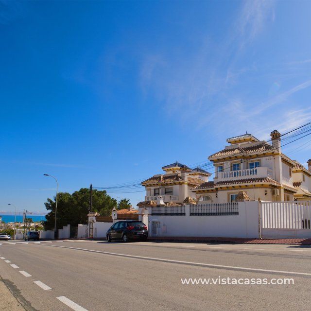 Villa - Resale - Torrevieja - Torrevieja