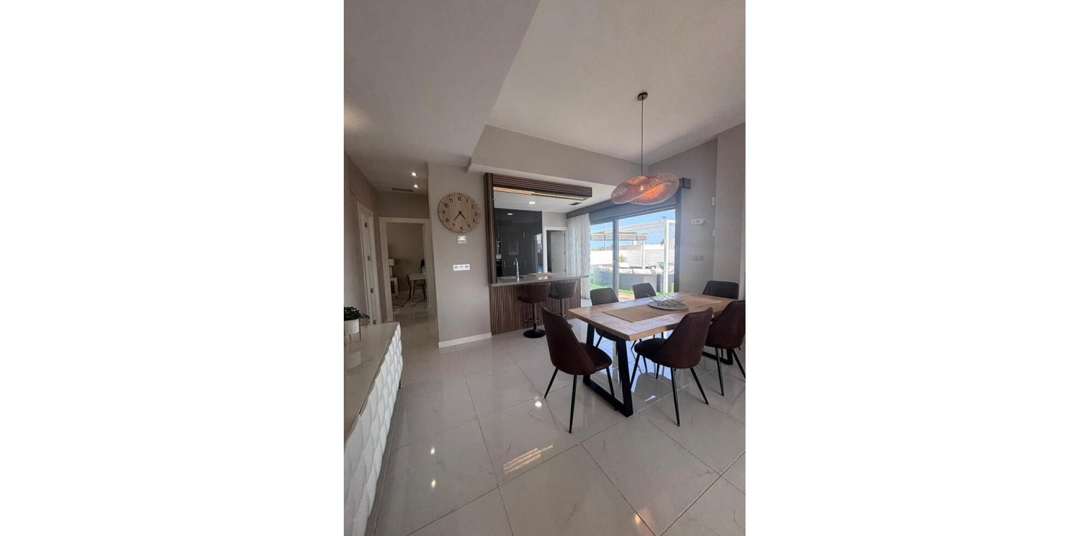 Resale - Villa - Villamartin - PAU 8