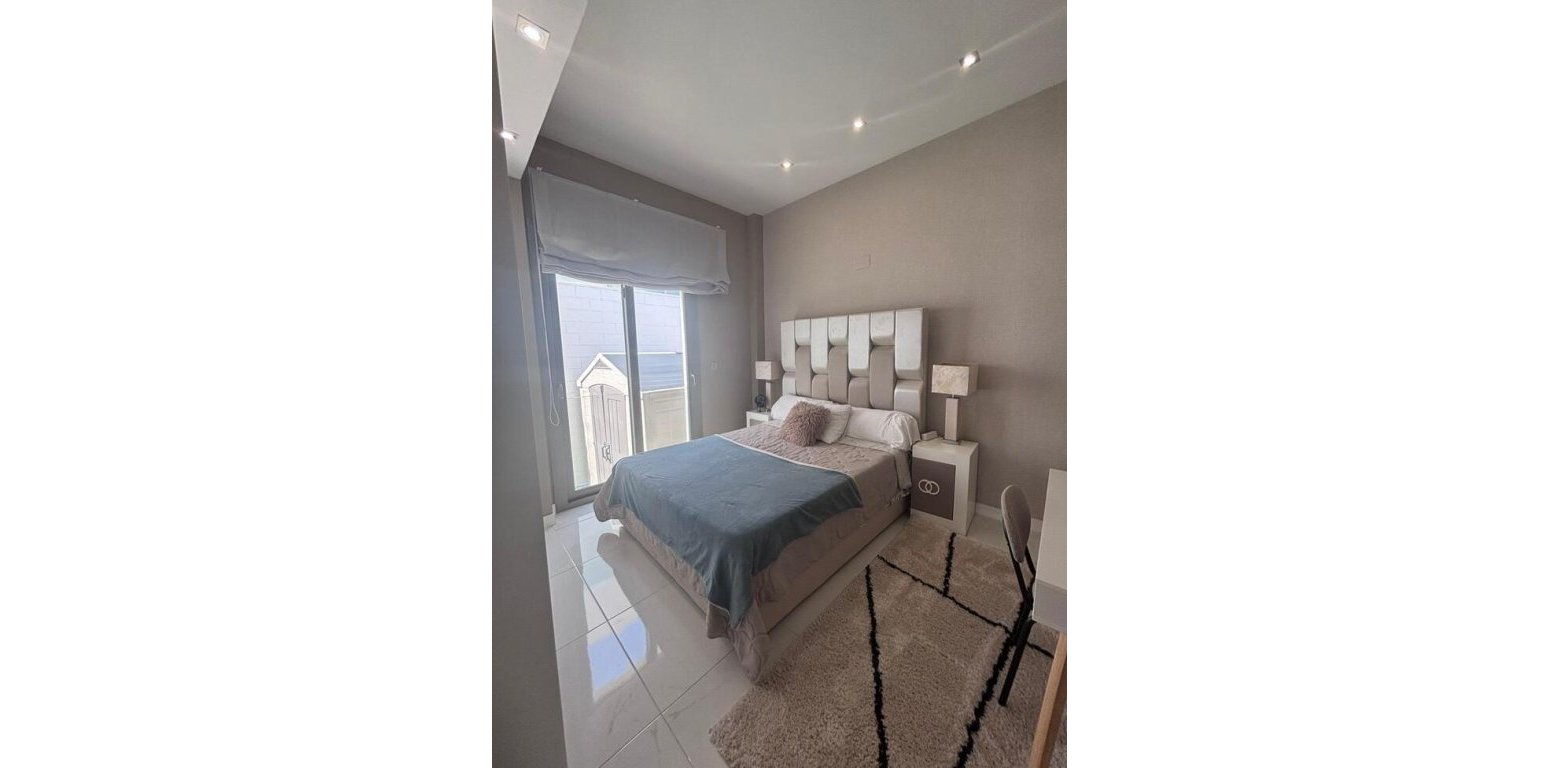 Resale - Villa - Villamartin - PAU 8