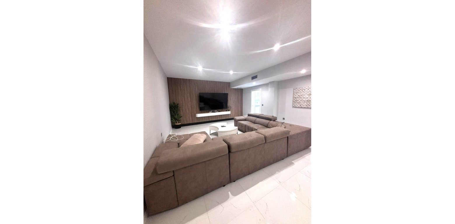 Resale - Villa - Villamartin - PAU 8