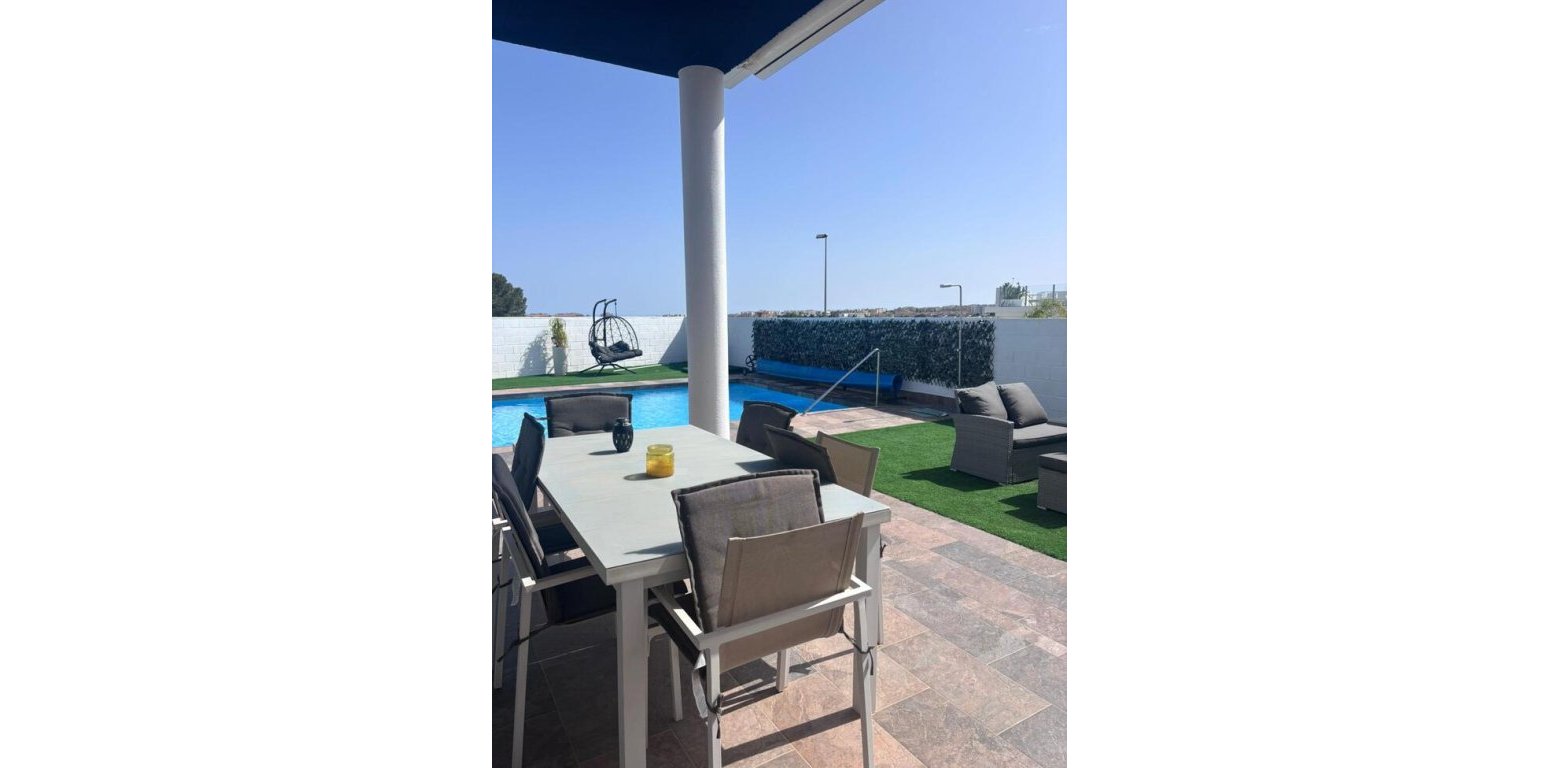 Resale - Villa - Villamartin - PAU 8