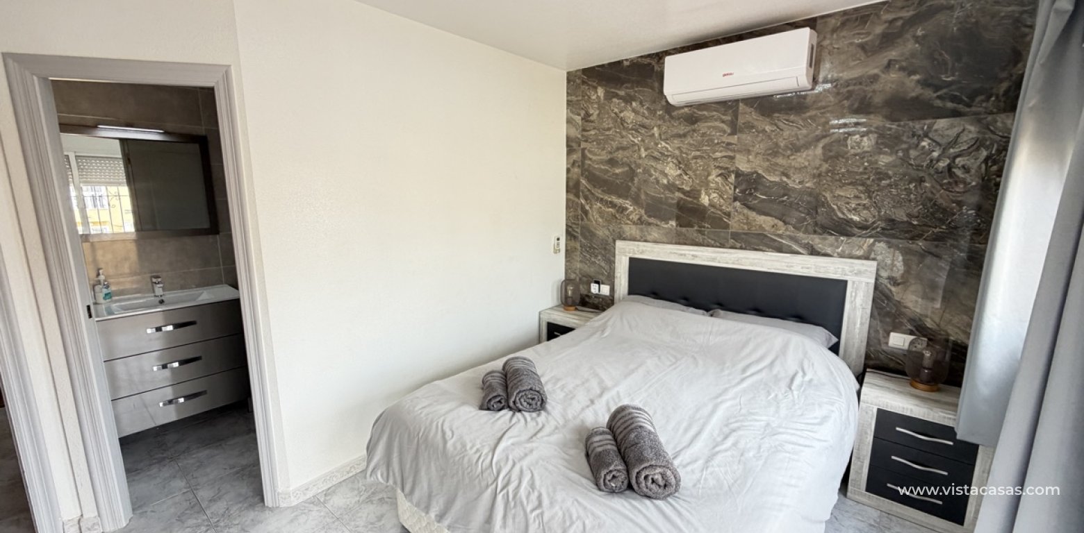 Resale - Villa - Villamartin