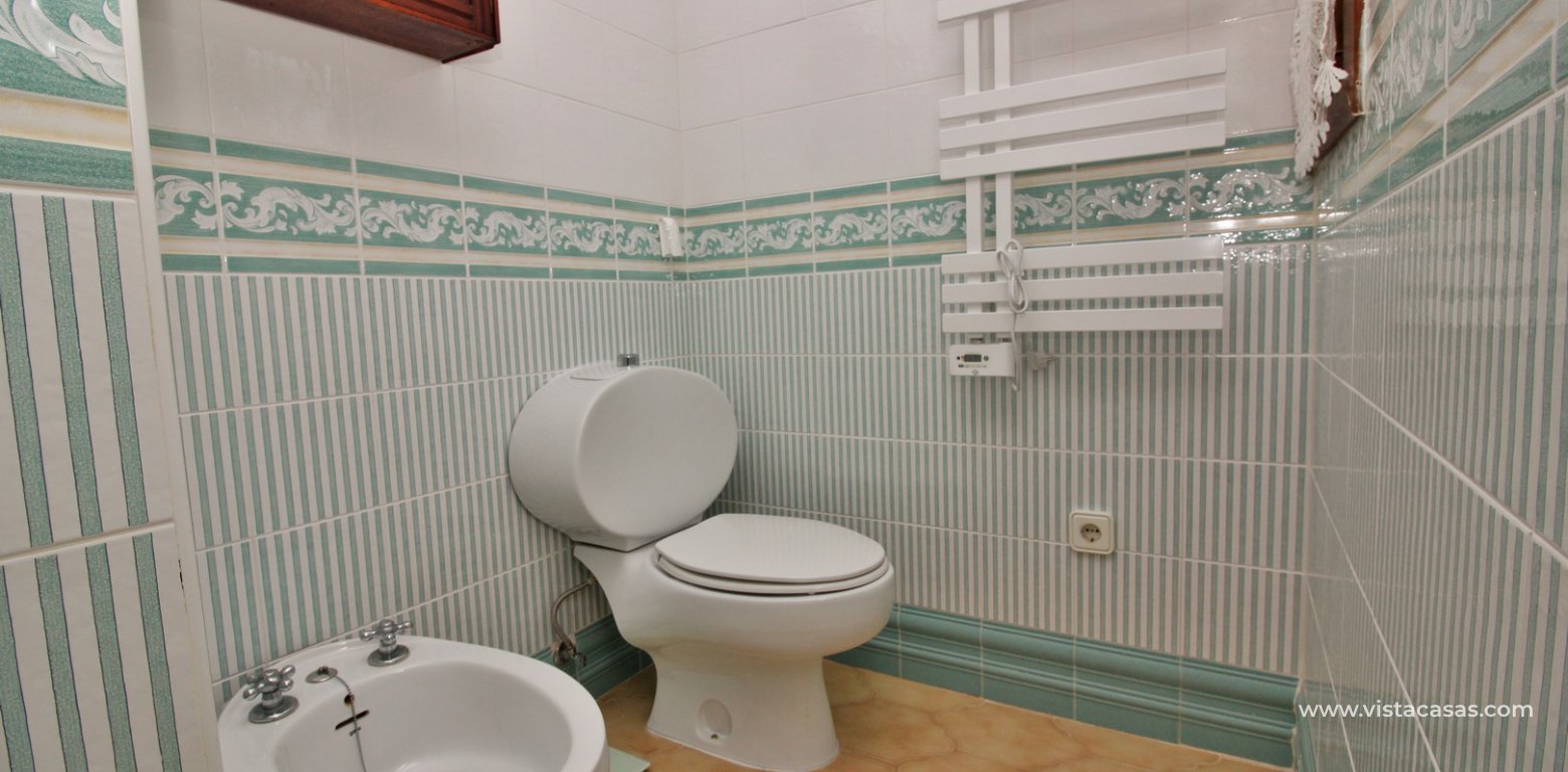 Detached villa for sale in Fortuna II Villamartin bathroom 2