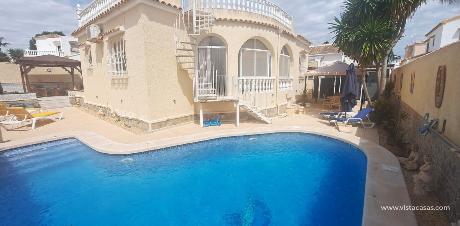 Resale - Villa - Villamartin
