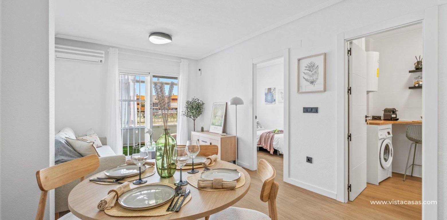 Renovated 2 Bedroom Apartment in Playa Flamenca La Mirada diner 2