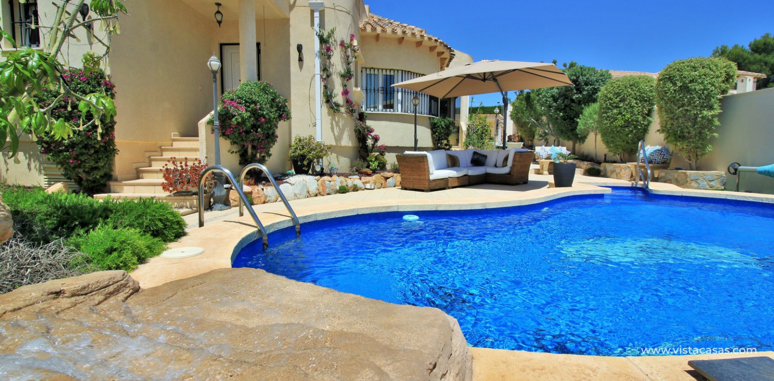 Detached villa for sale with private pool in Las Rambas golf fountain