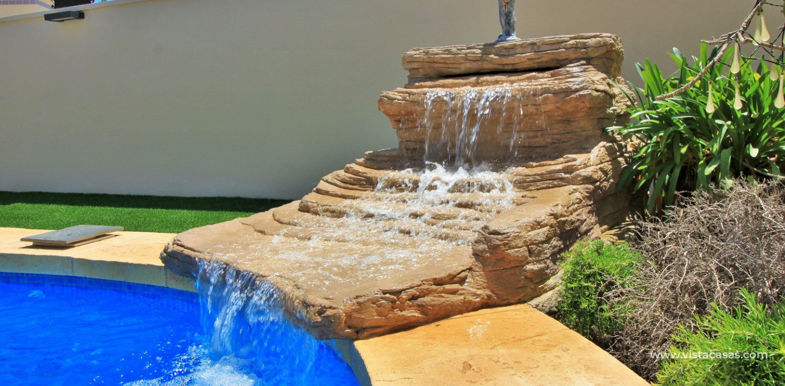 Detached villa for sale with private pool in Las Rambas golf pool fountain