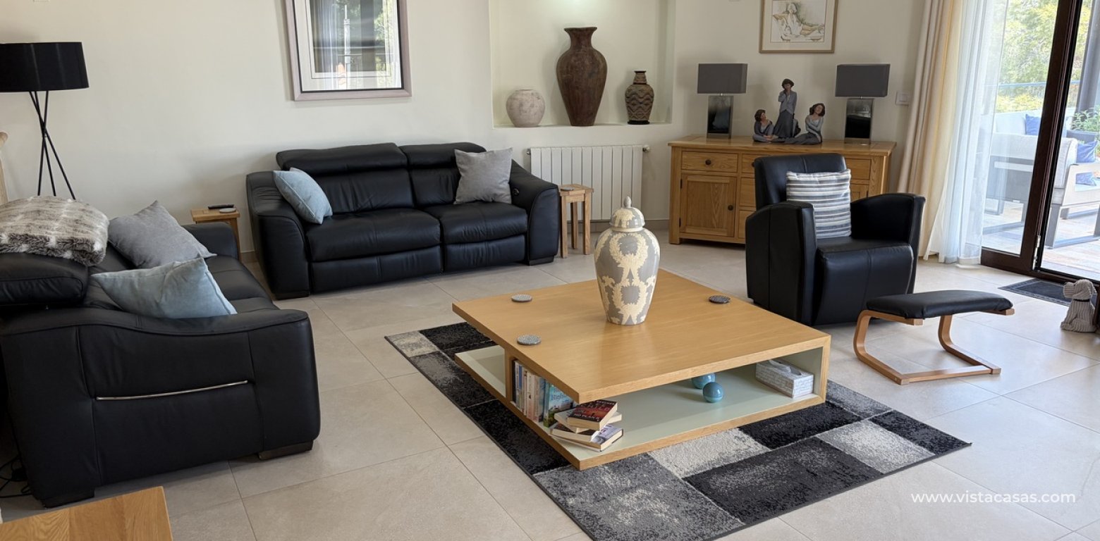 Resale - Villa - Pinar de Campoverde