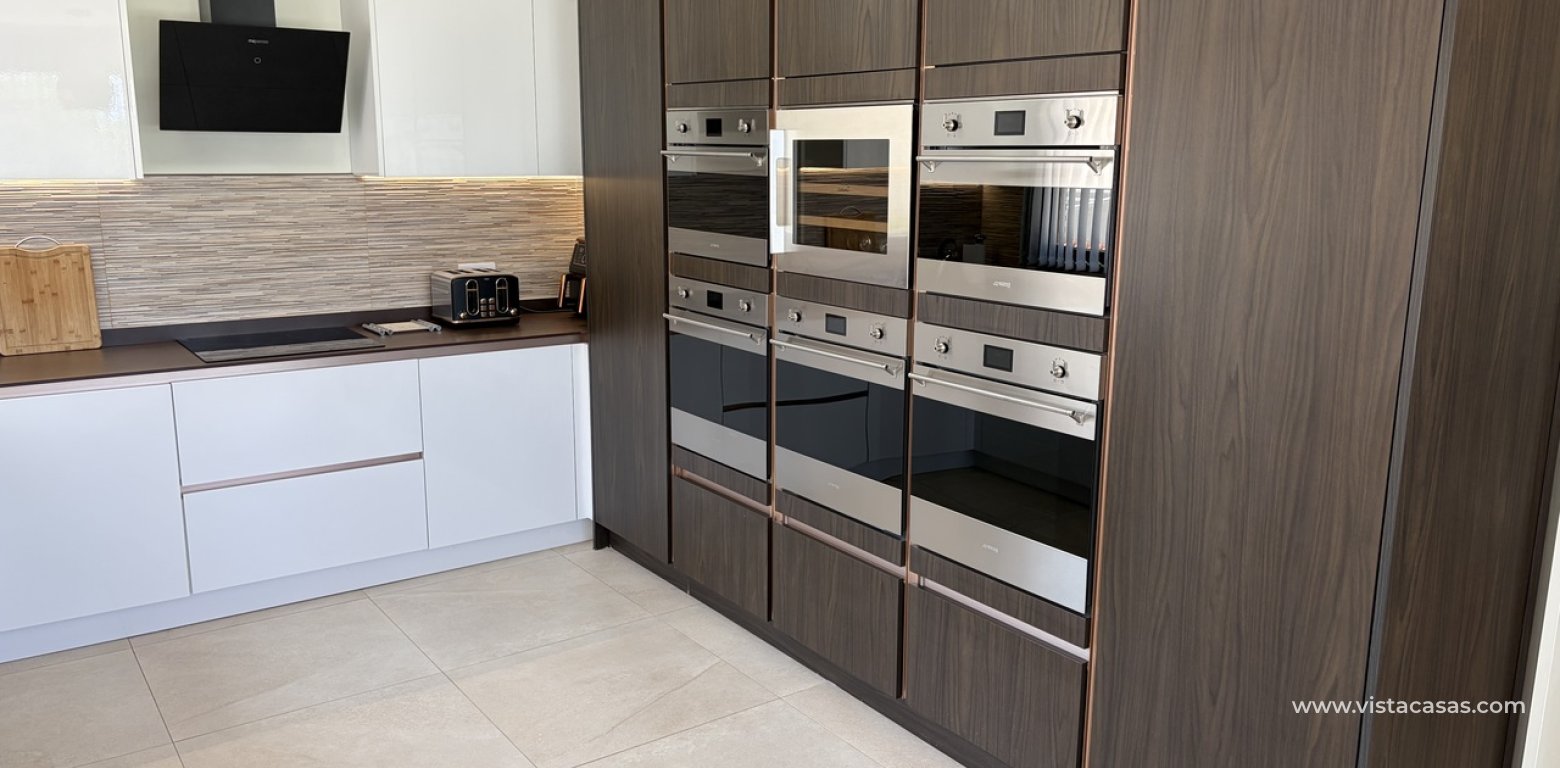 Resale - Villa - Pinar de Campoverde