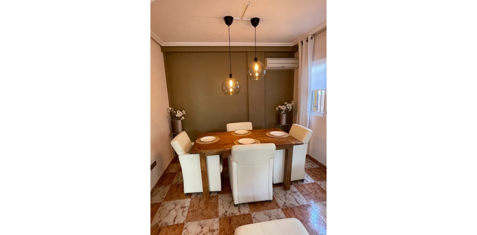 Wtórny - Villa - Cabo Roig
