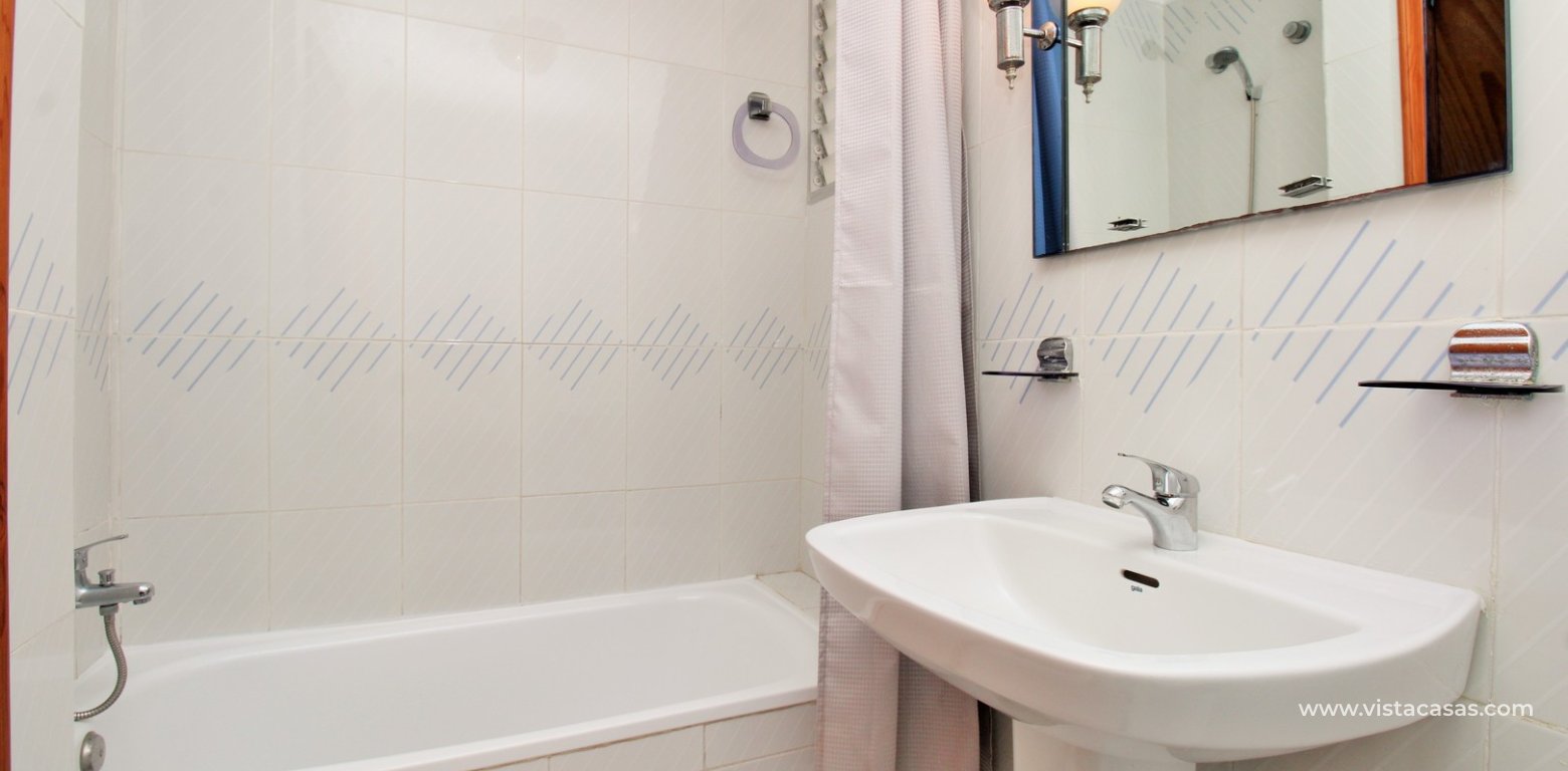 2 Bedroom Apartment For Sale in Torrevieja Near Beach bath