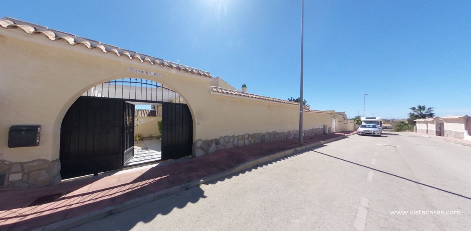 Resale - Villa - Villamartin