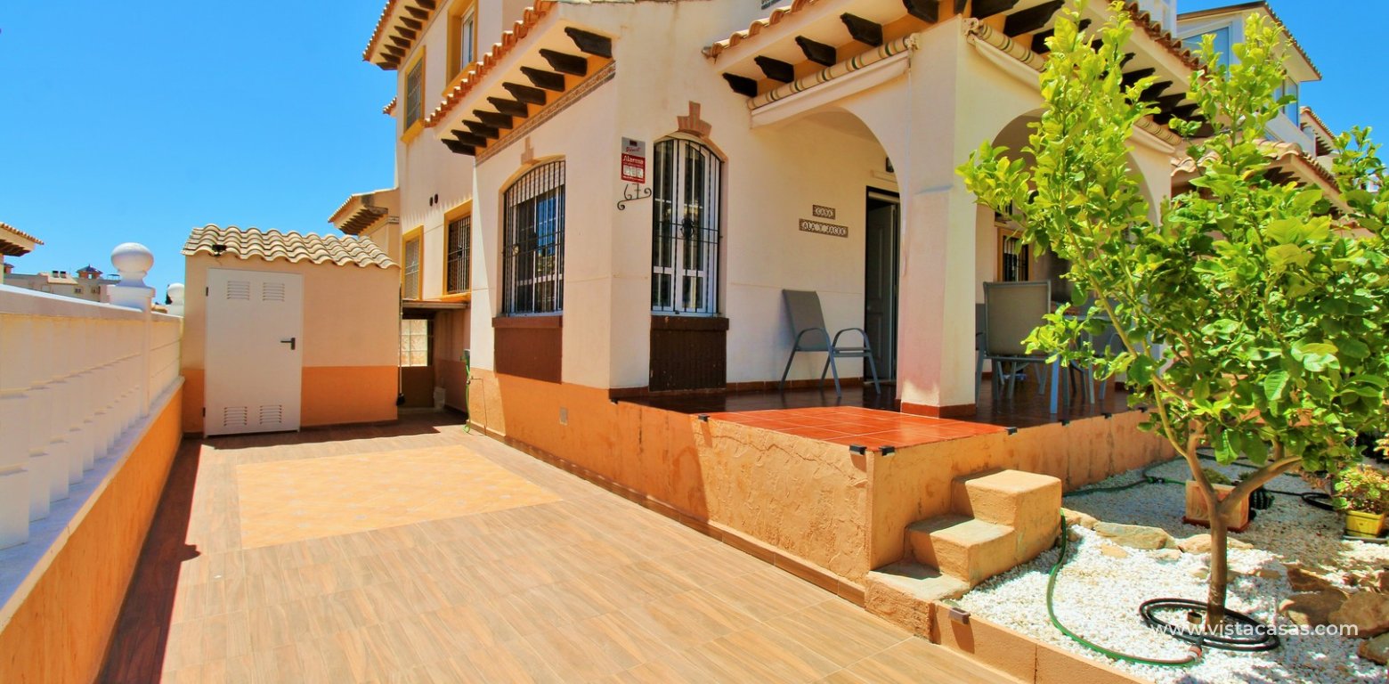 2 Bedroom Quad House For Sale in Lomas de Cabo Roig driveway