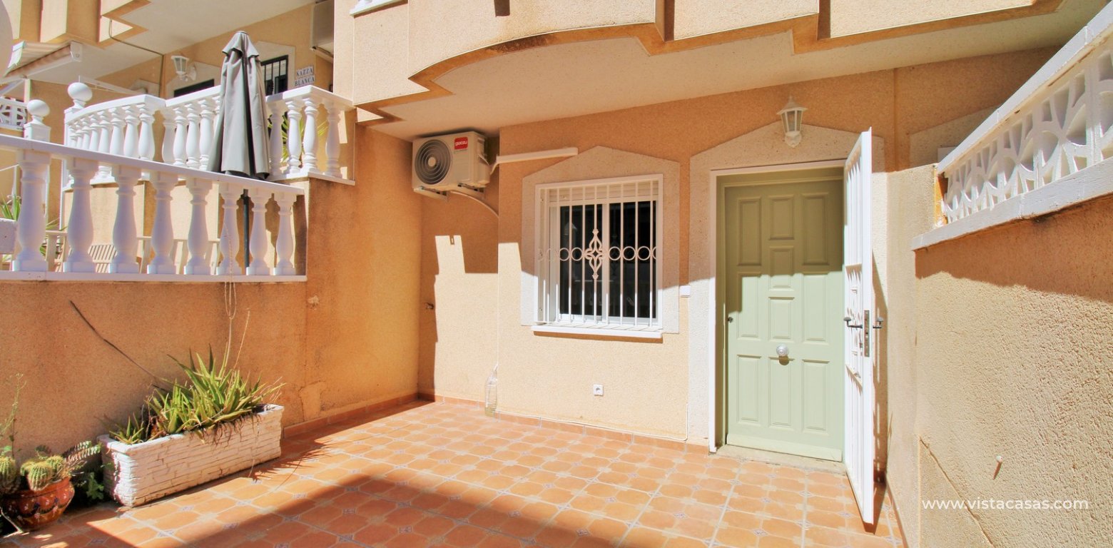 2 Bedroom Townhouse in Florida Golf Villamartin front garden