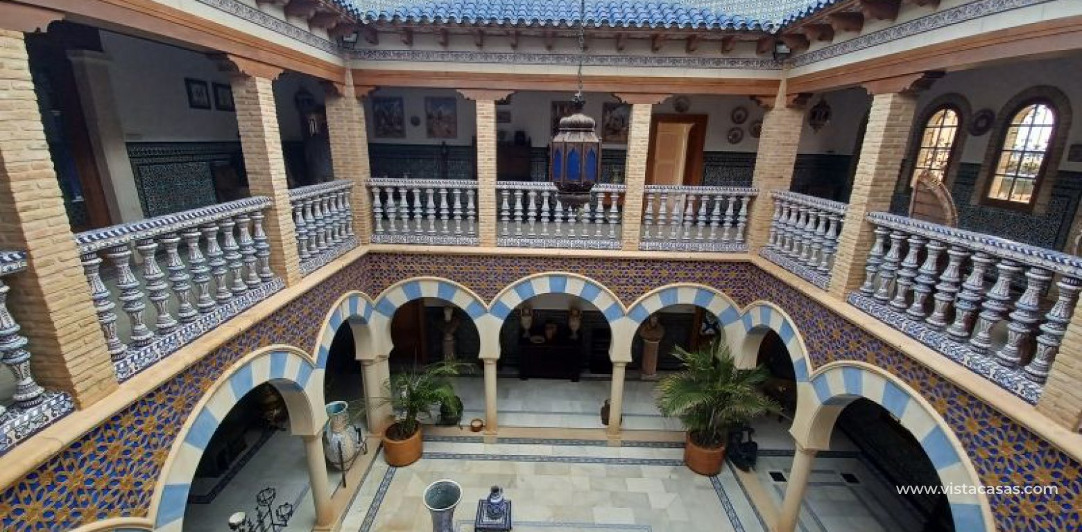 Sale - Villa - Villamartin