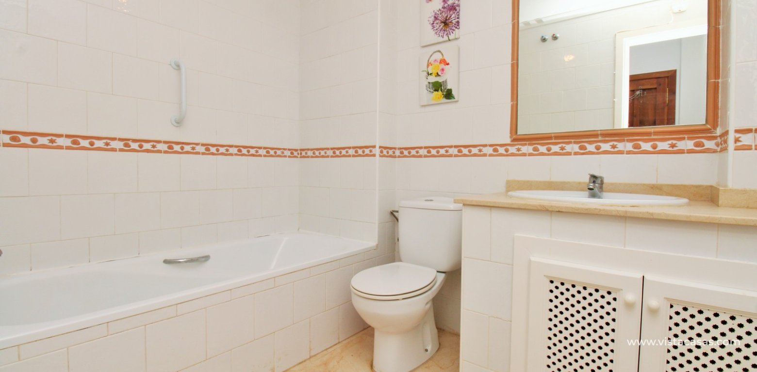 Ground Floor Apartment for Sale in Jumilla II Playa Flamenca bathroom