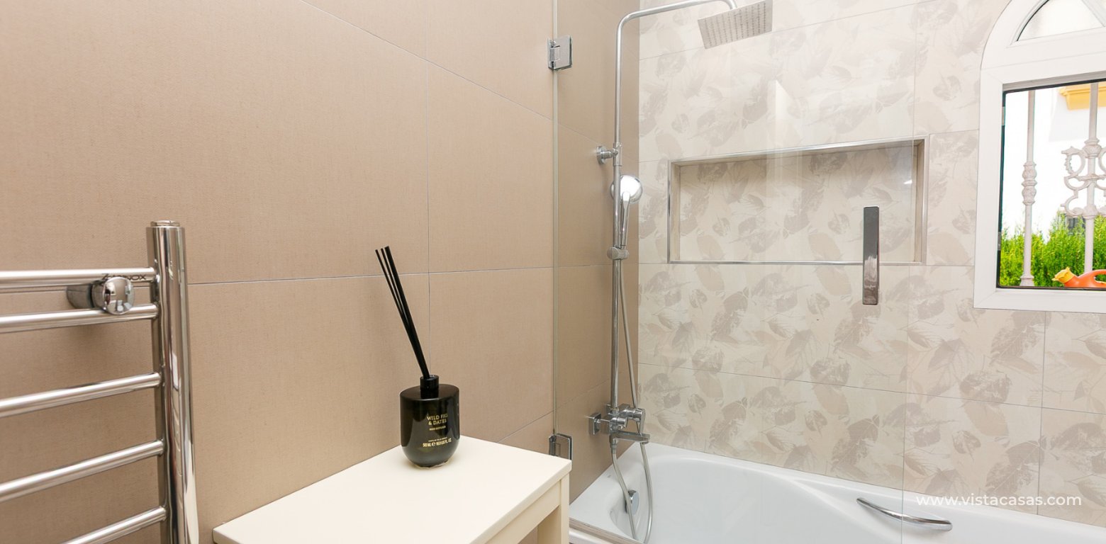Resale - Villa - Villamartin - Los Dolses
