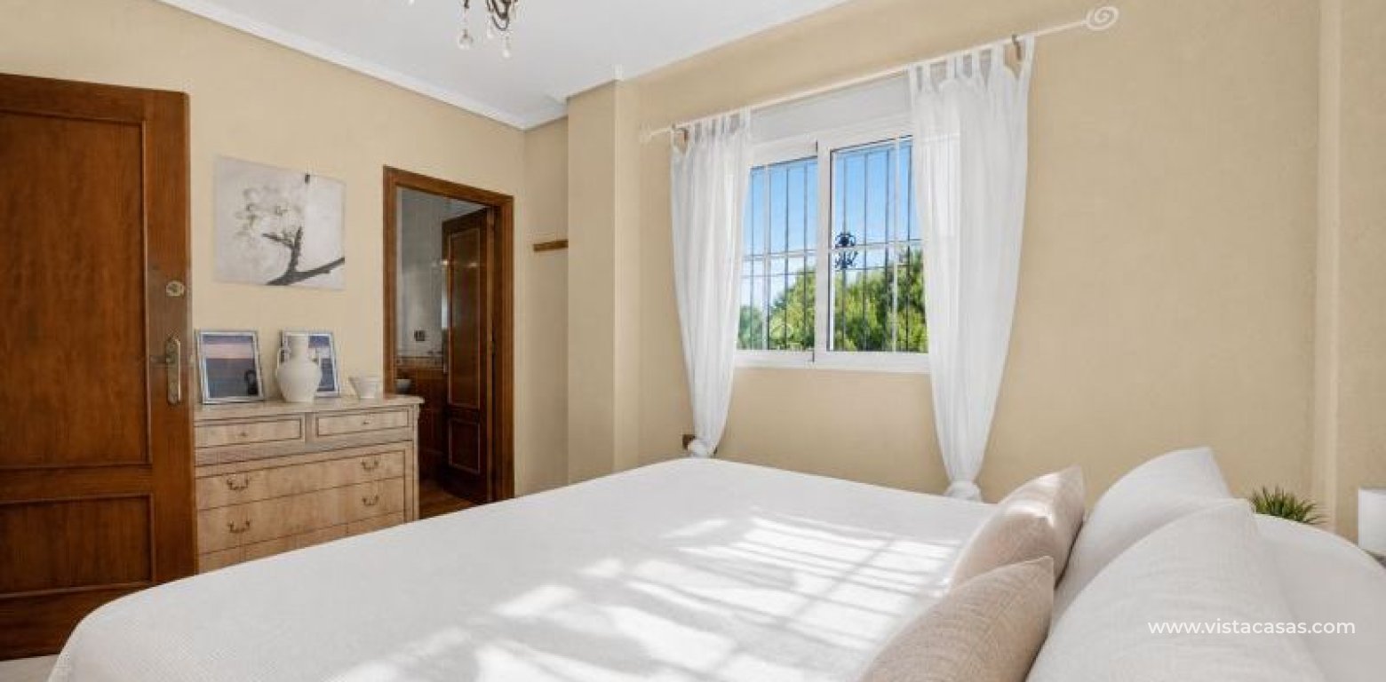 Venta - Chalet - La Zenia