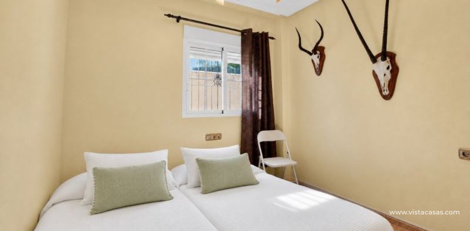 Venta - Chalet - La Zenia