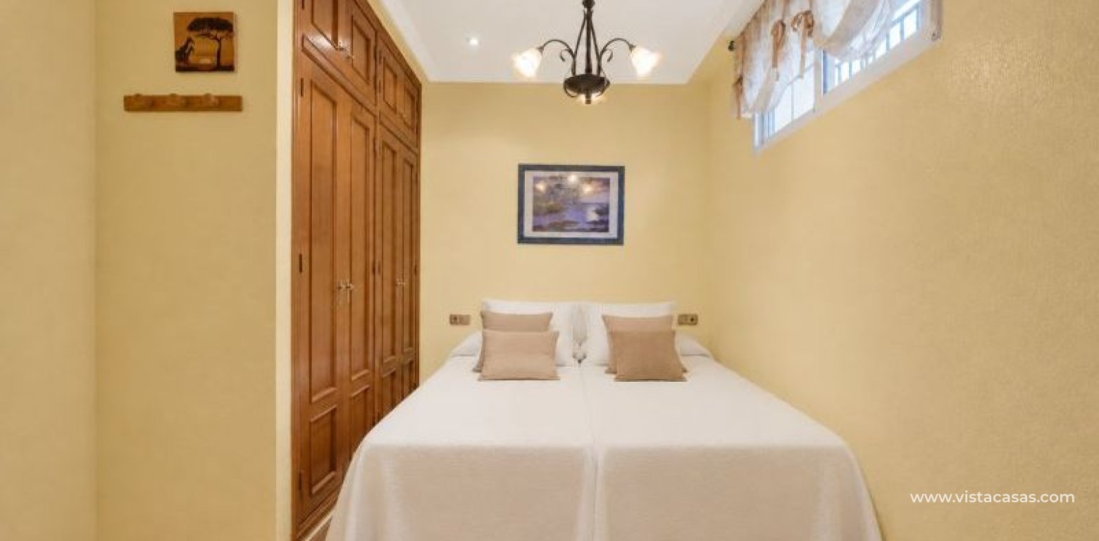 Venta - Chalet - La Zenia