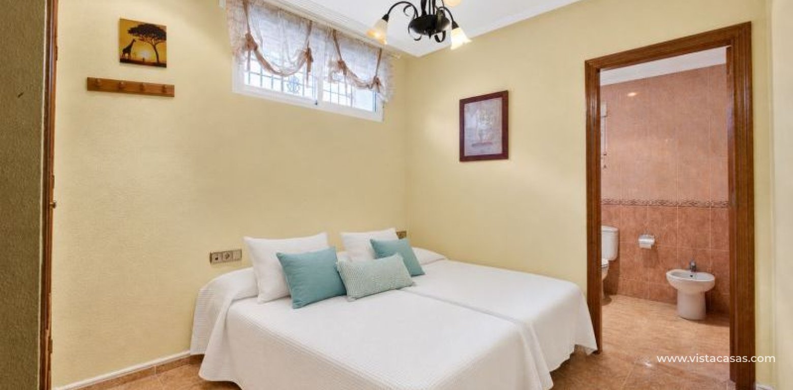 Venta - Chalet - La Zenia