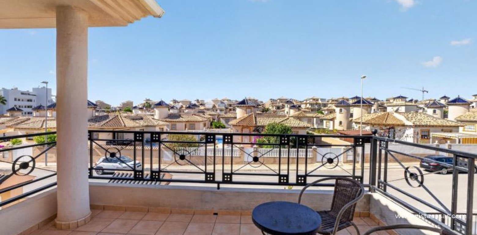 Venta - Chalet - La Zenia