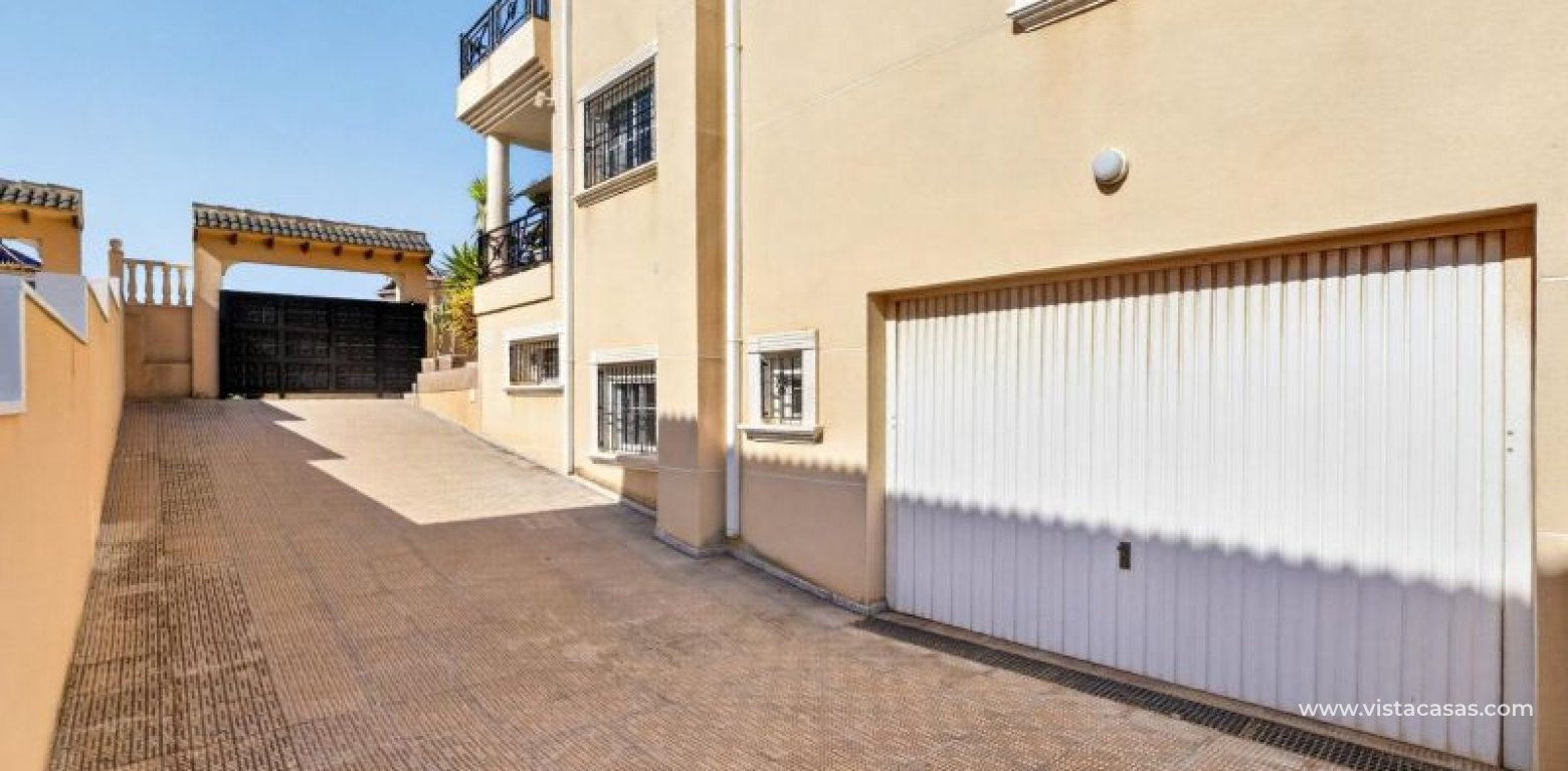 Venta - Chalet - La Zenia