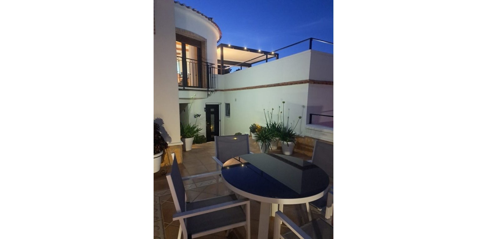 Resale - Villa - Pinar de Campoverde
