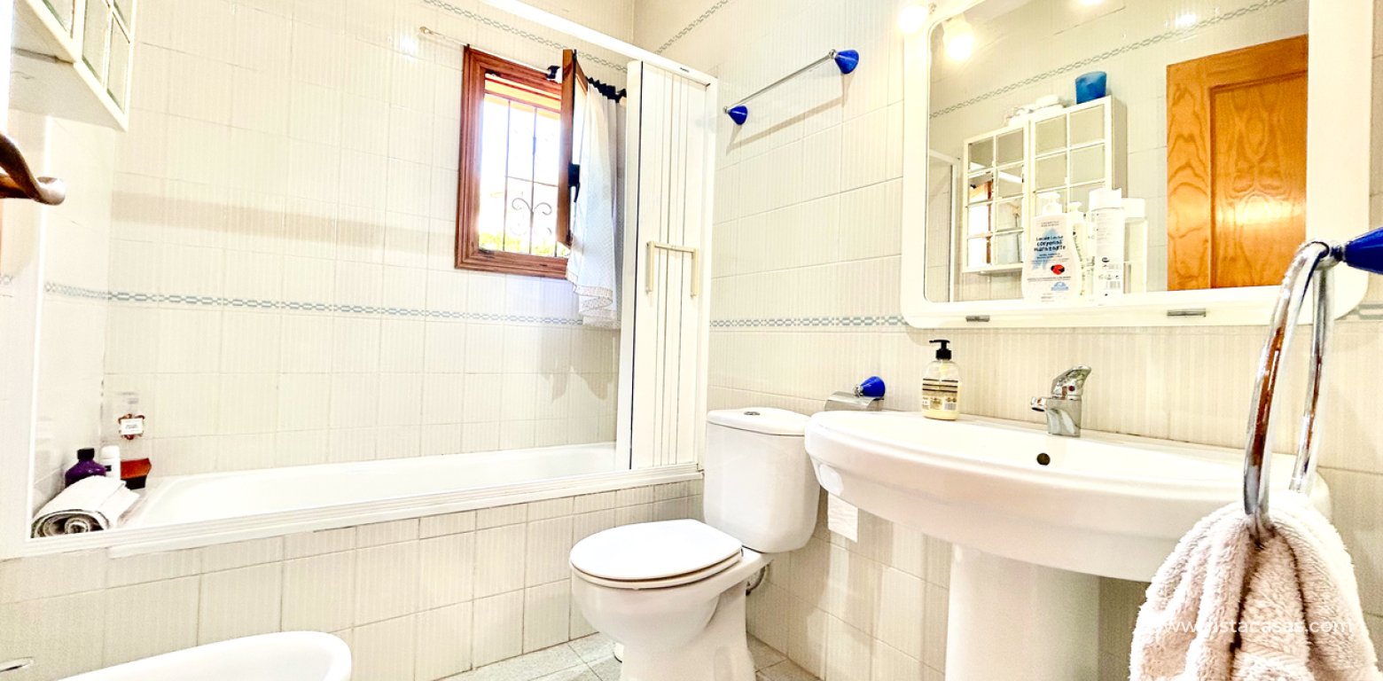 Sale - Villa - La Zenia