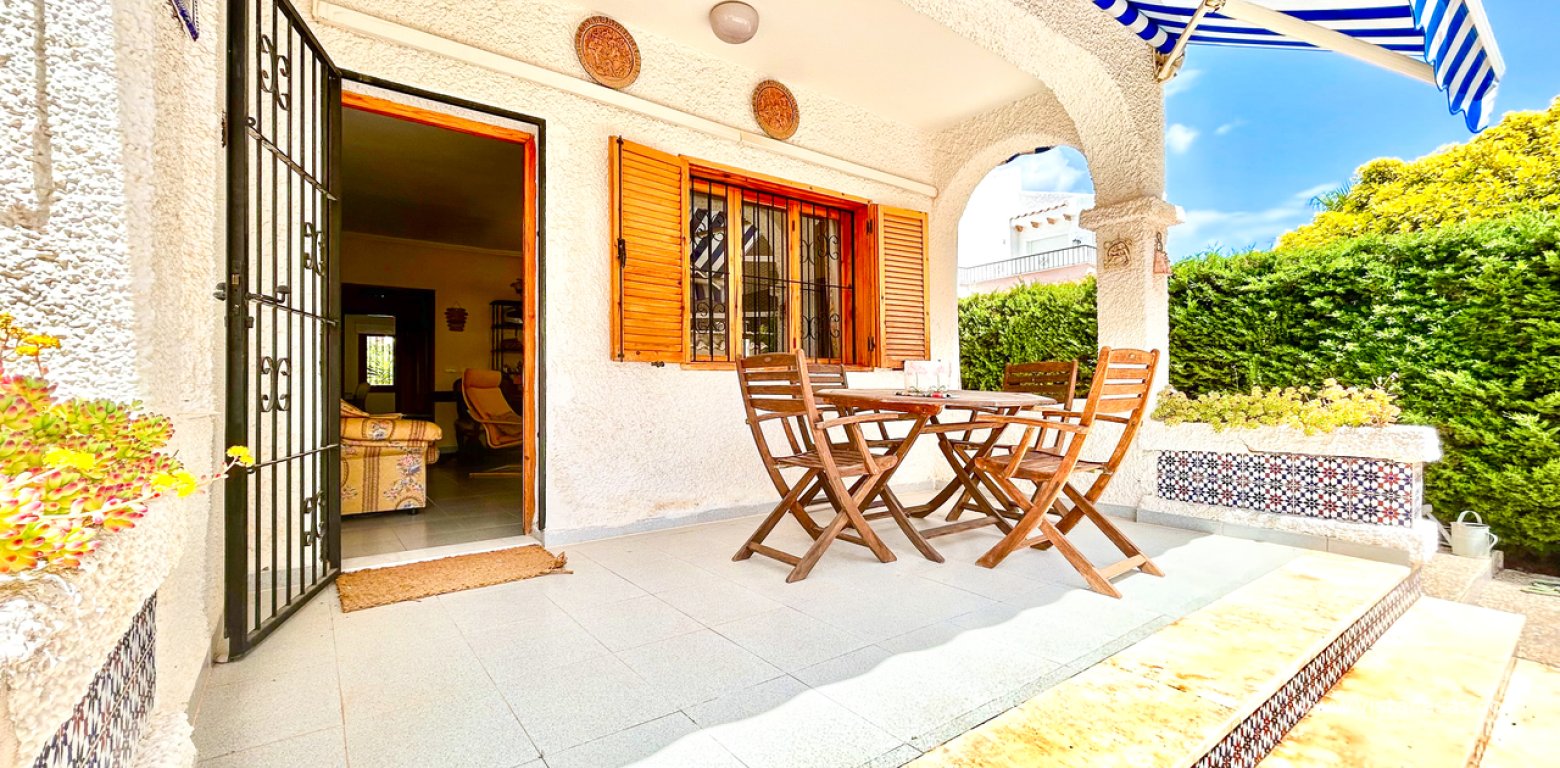 Sale - Villa - La Zenia