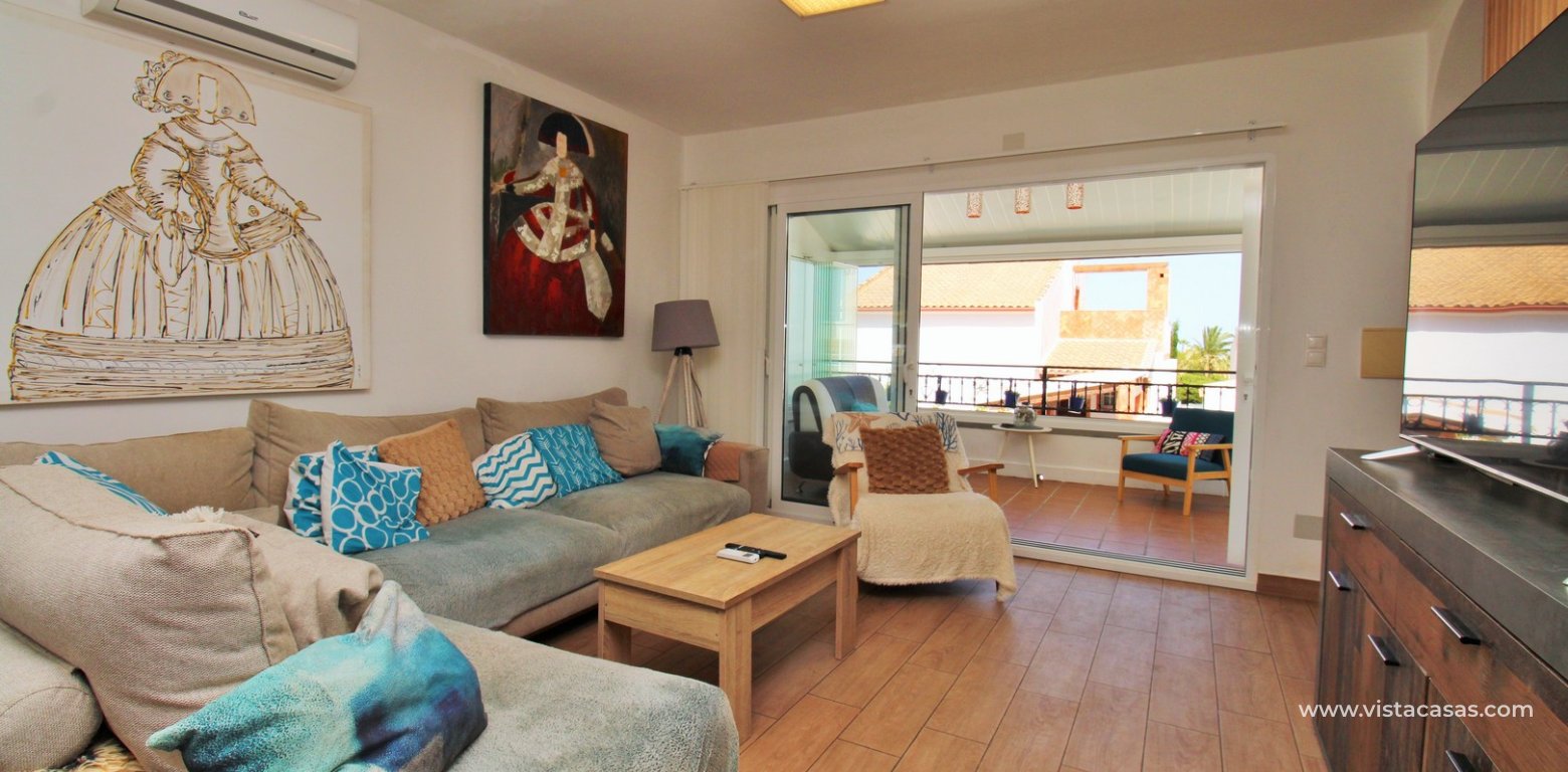 Renovated 3 Bed Villa Near Villamartin Plaza lounge 3