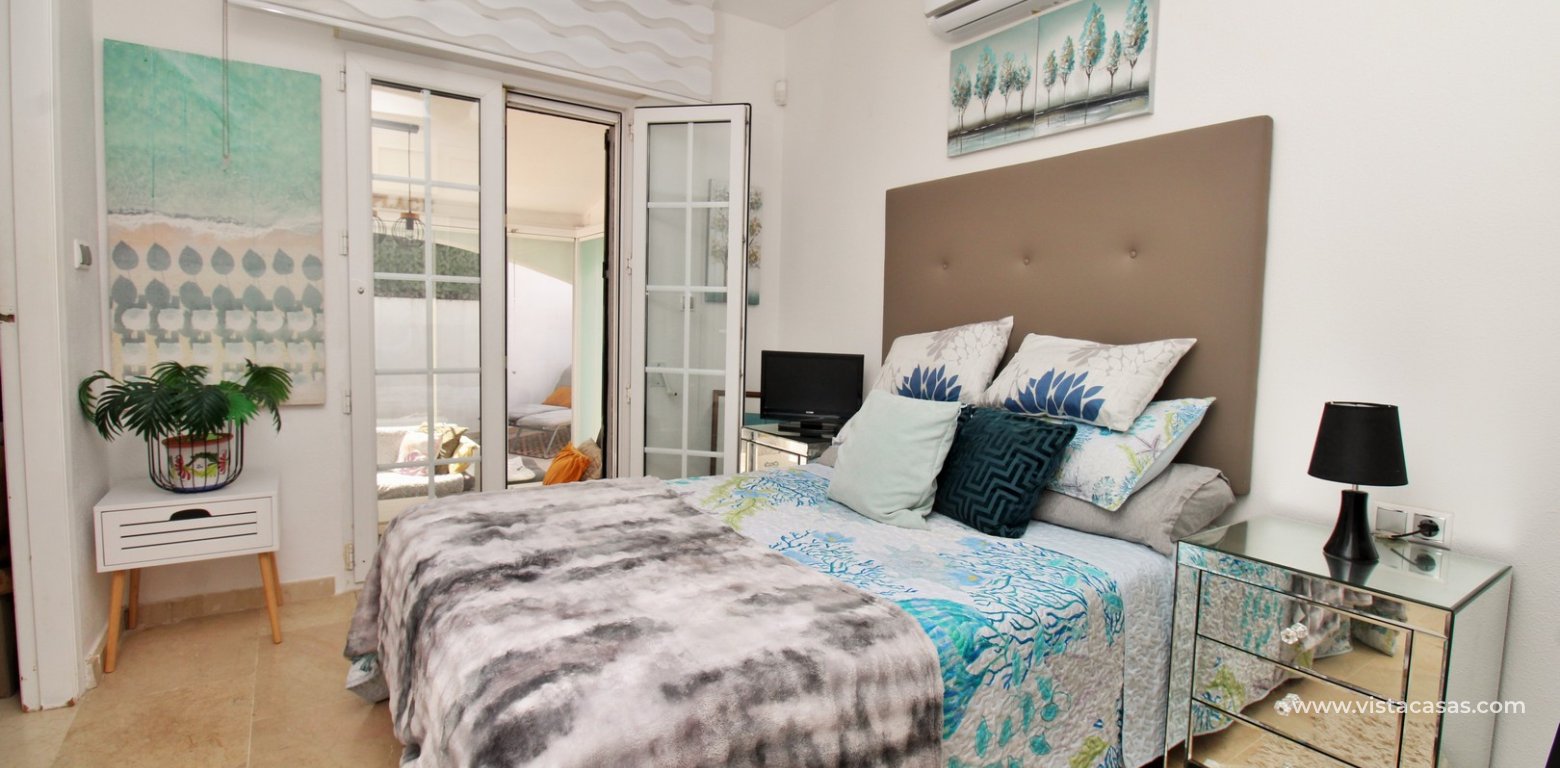 Renovated 3 Bed Villa Near Villamartin Plaza double bedroom
