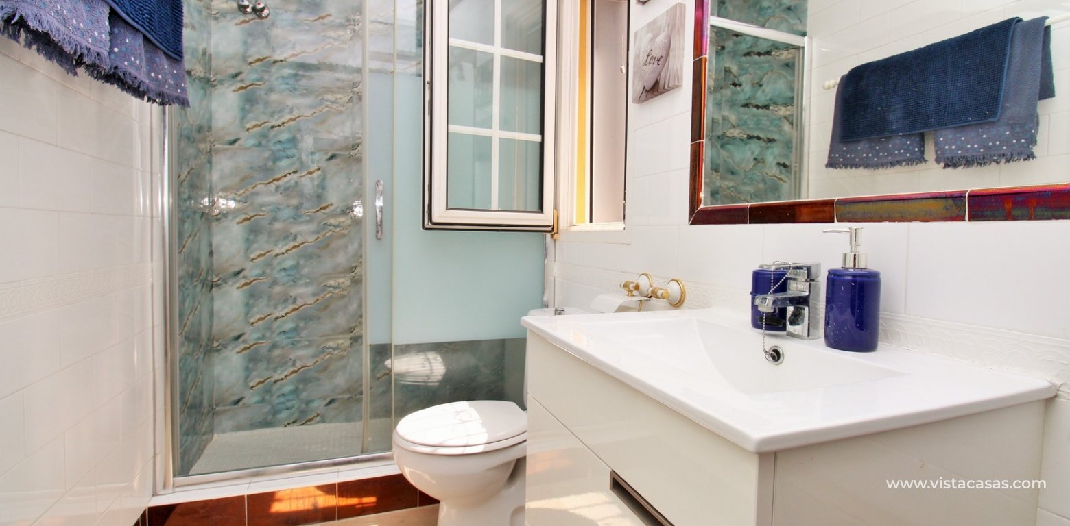 Renovated 3 Bed Villa Near Villamartin Plaza double bedroom en-suite