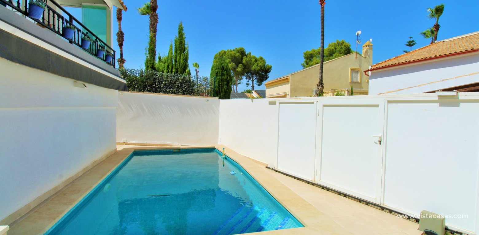 Renovated 3 Bed Villa Near Villamartin Plaza swimming pool