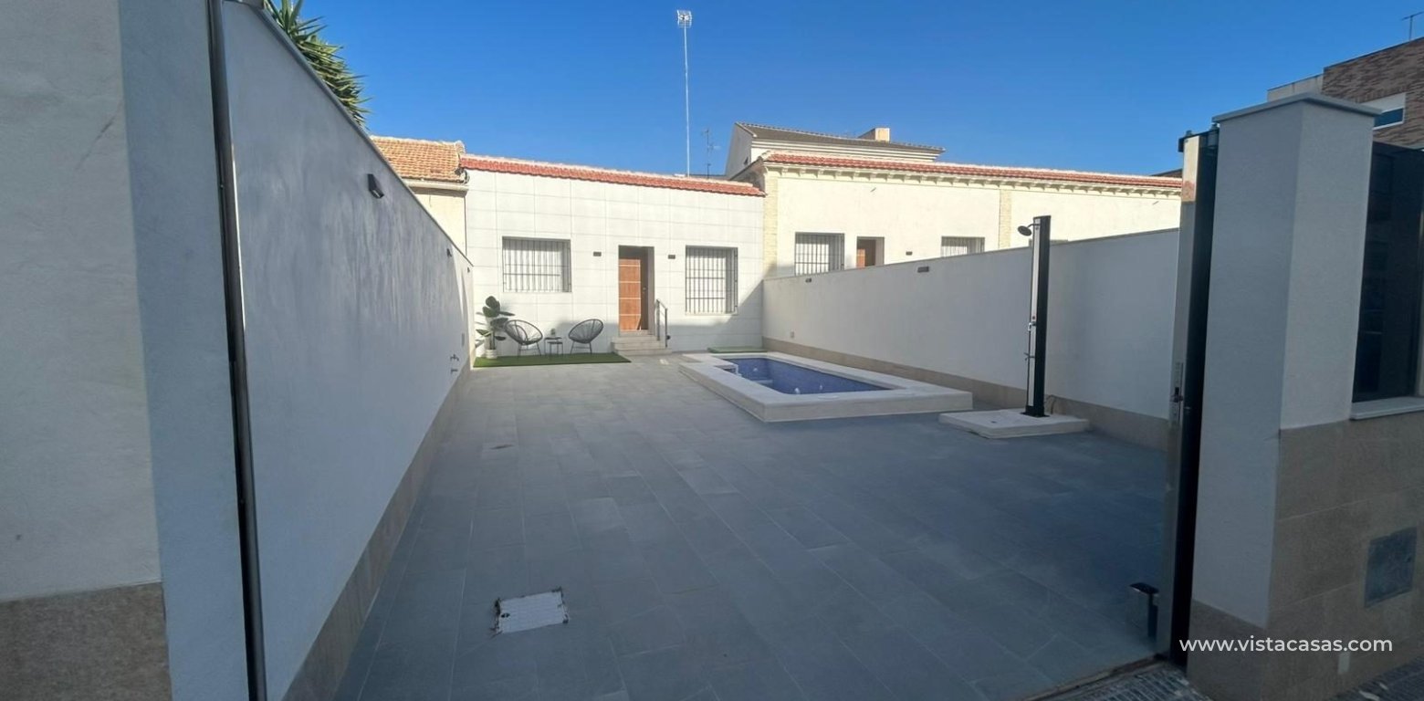 New Build - Townhouse - 