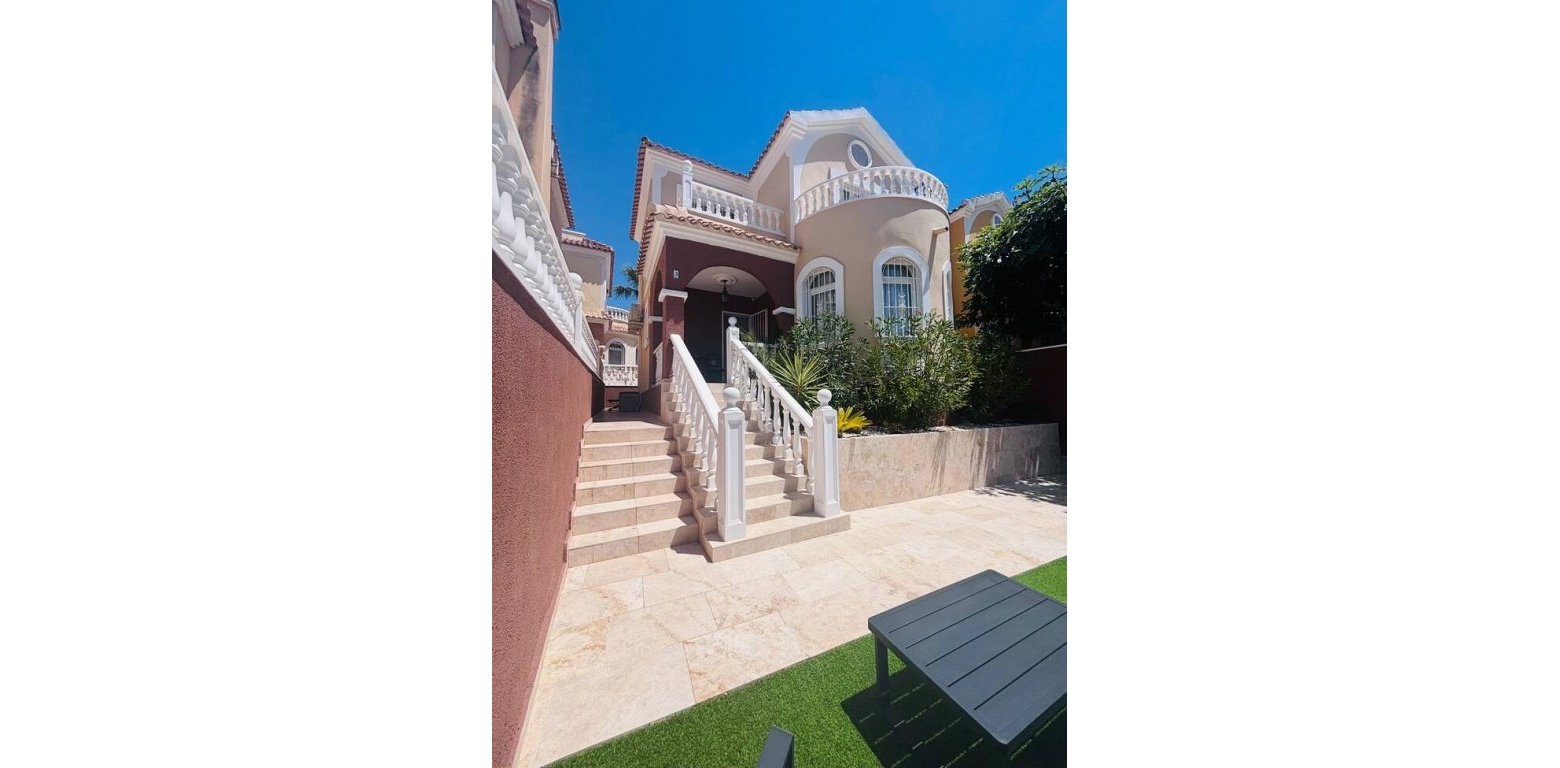 Sale - Villa - Villamartin