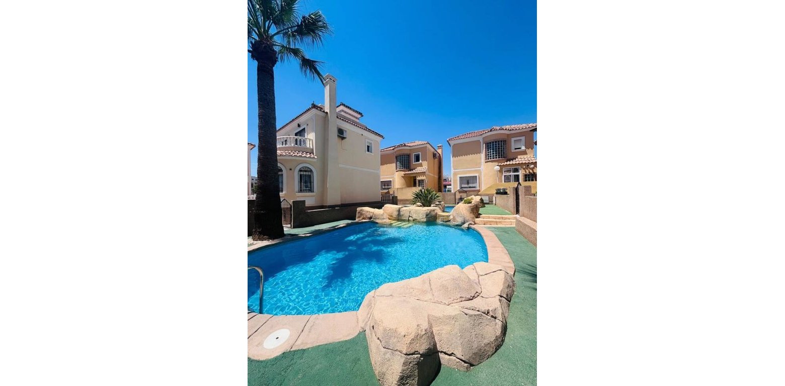 Sale - Villa - Villamartin