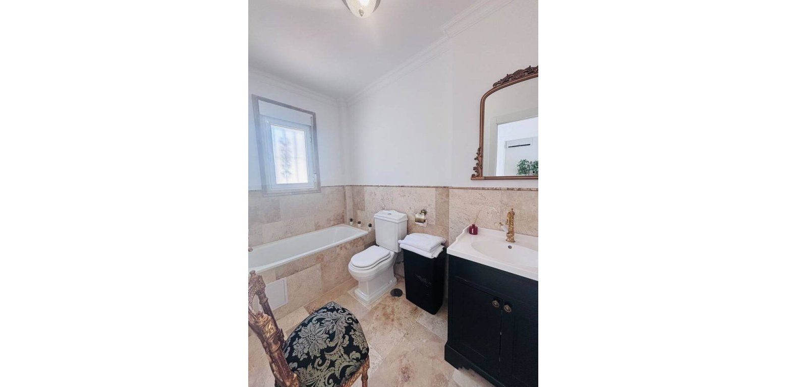Sale - Villa - Villamartin