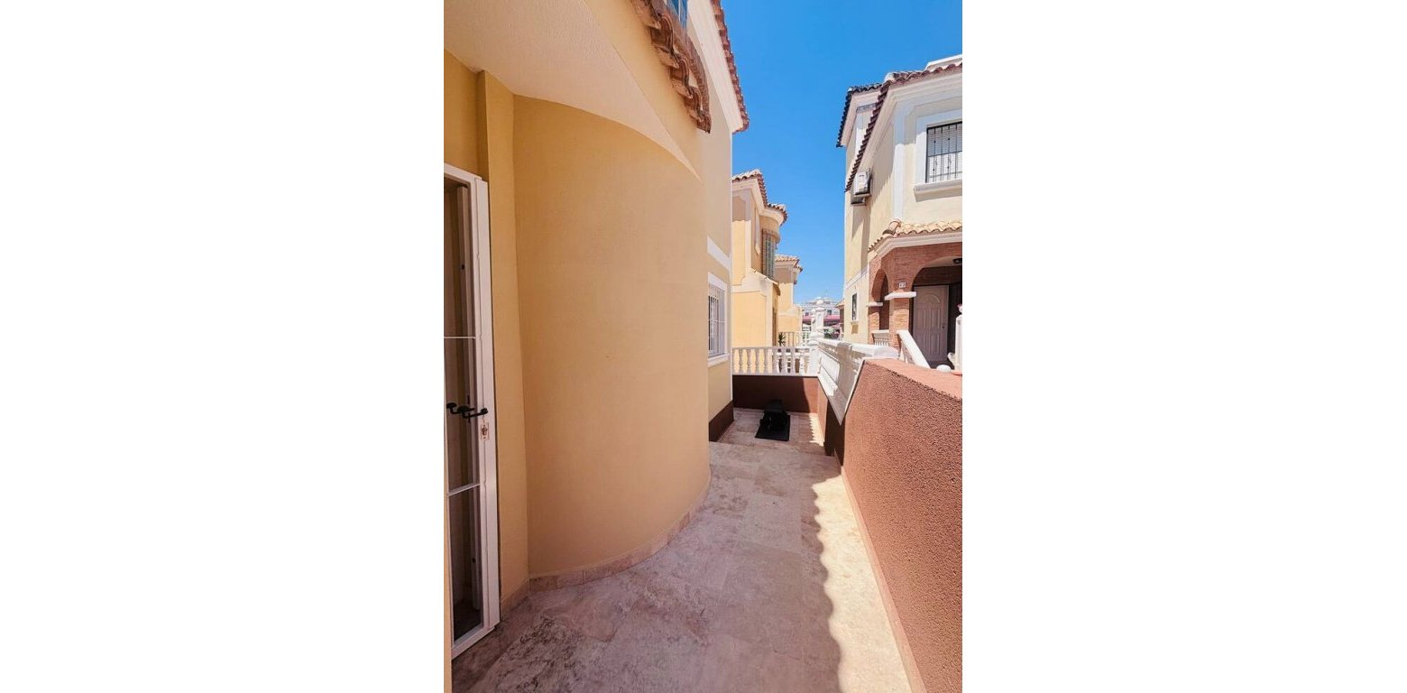 Sale - Villa - Villamartin